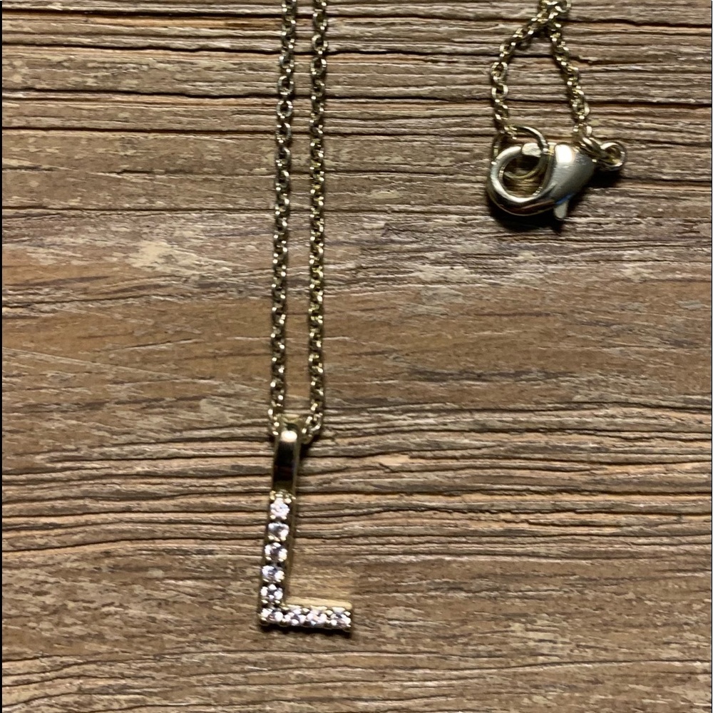 Reduce! Lovely “L” necklace